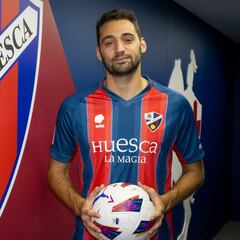 Martos: “El Huesca es el equipo ideal para demostrar mi fútbol”