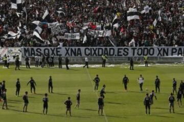 Miles de hinchas albos se hicieron presente en el Estadio Monumental.