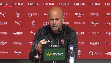 26-04-24. MIGUEL ÁNGEL RAMÍREZ, ENTRENADOR DEL SPORTING, DURANTE LA RUEDA DE PRENSA EN MAREO