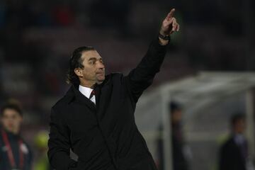 Futbol, Chile vs Burkina Faso.
Partido amistoso 2017.
El entrenador de Chile Juan Antonio Pizzi, dirige a sus jugadores  durante el partido amistoso contra Burkina Faso en el estadio Nacional.
Santiago, Chile.
02/06/2017
Marcelo Hernandez/Photosport***************

Football, Chile vs Burkina Faso.
Friendly match 2017.
Chile's head  Juan Antonio Pizzi, gives intructions  during friendly match against Burkina Faso at Nacional stadium in Santiago, Chile.
02/06/2017
Marcelo Hernandez/Photosport