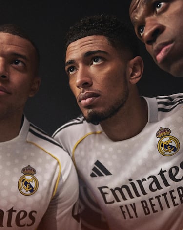 El jugador inglés del Real Madrid, Jude Bellingham ha sido una de las imágenes principales para la presentación de la nueva camiseta del Real Madrid.