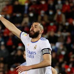 "Hay dos jugadores en el Madrid que ofrecen un rendimiento muy muy alejado de Benzema"