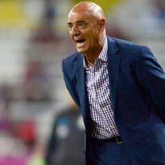 El contrato y cuerpo técnico, lo que separa al 'Chelis' del Puebla