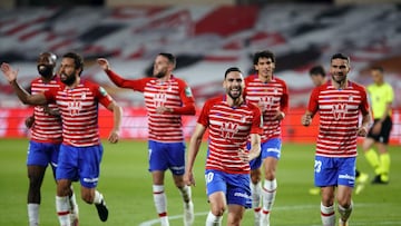 22/04/21 partido primera division Granada CF - SD Eibar Antonio Puertas (Granada CF) celebra el 2-0 alegria grupo