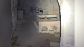 Visitan un castillo olvidado, iluminan una estancia oculta y se topan con una colección histórica: “Sigue cerrado e intacto”