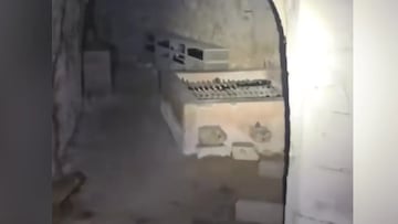 Visitan un castillo olvidado, iluminan una estancia oculta y se topan con una colección histórica: “Sigue cerrado e intacto”