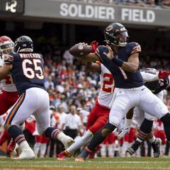 Why is the Chicago Bears’ Soldier Field facing criticism?