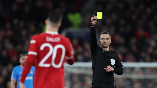 Who is Slavko Vincic, the referee for Barcelona vs Bayern in the Champions League today?