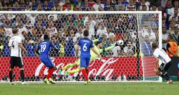 Hugo Lloris ironically not letting any onions into the net.