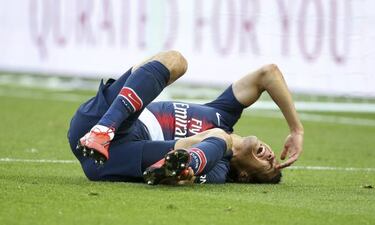 PSG without Cavani for both legs of Manchester United tie