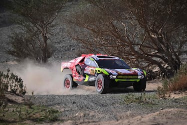 El piloto checo del equipo Orlen Jipocar, Martin Prokop, y su copiloto checo, Viktor Chytka, compiten en la segunda etapa. 