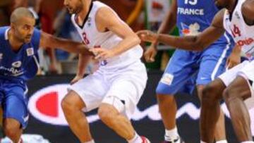 <b>GANÓ ESPAÑA. </b>Parker, Calderón, Diaw e Ibaka en la final europea.