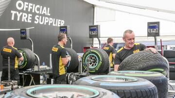 de Pirelli preparan los neumáticos del GP Bélgica 2016.