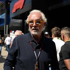 Briatore tiene “mucho interés” en Carlos Sainz