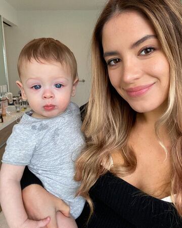 La influencer y modelo australiana, novia de Chicharito, dio a luz al primer hijo de la pareja, Noah, el pasado junio. El pasado mes comunic adems a travs de Instagram que estaba embarazada de su segundo reto?o.