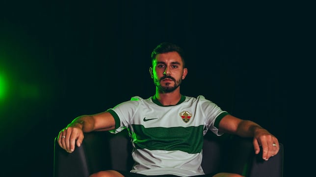 Oficial: Víctor Chust refuerza al Elche