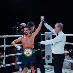 Brandon Moreno se ciñe el CMB Latino del peso mínimo