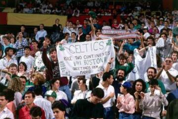 Aficionados en el Palacio de los Deportes.