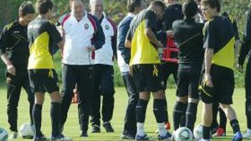 <b>AL SOL DEL MEDITERRÁNEO. </b>Los jugadores del CSKA disfrutan del buen tiempo de la costa española antes de jugar ante el Madrid.