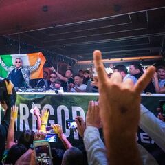 Conor McGregor, como una estrella del rock en su fiestón