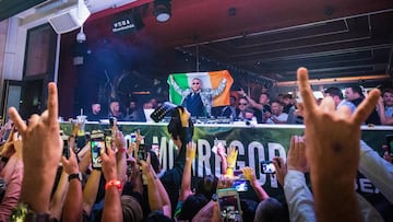 Conor McGregor, como una estrella del rock en su fiestón