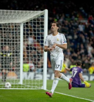 2-1. Arbeloa celebra el segundo gol.