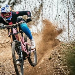 Rallon: así es la primera y ya ganadora bici DH de Orbea