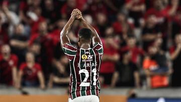 Jhon Arias pide disculpas tras fallar penal ante Paranaense