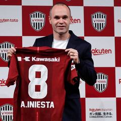 Iniesta fue presentado como nuevo jugador del Vissel Kobe