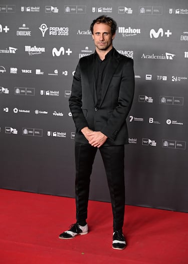 Oriol Pla posa en la alfombra roja de los Premios Iris 2026 celebrados en Madrid. 
 
 
 