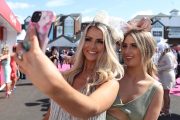 El Aintree Grand National es una competición ecuestre siendo la carrera de obstáculos más importante de las que se celebran en el Reino Unido. El Aintree Grand National es una competición ecuestre, la carrera de obstáculos más importante de las que se celebran en el Reino Unido. Se realiza en el hipódromo de Aintree en la ciudad de Liverpool.

