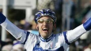 <b>EL MÁS RÁPIDO.</B> El ciclista suizo ha ganado con facilidad al esprint la cuarta etapa.