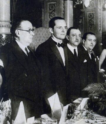 A lo largo de la historia de la selección de Costa Rica, han sido 5 los entrenadores que han tenido nacionalidad española: Ricardo Saprissa (en la imagen), Otto Bumbel, Eduardo Viso, Antonio Moyano y Juan Luis Hernández.