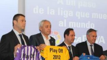 <b>HERMANAMIENTO. </b>Suárez (Valladolid), Villena (Alcorcón), Botella (Hércules) y González (Córdoba).