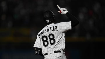 CHICAGO, IL - JULY 04: Luis Robert Jr. #88 of the Chicago White Sox celebrates while rounding the bases after hitting a three-run home run in the sixth inning against the Toronto Blue Jays at Guaranteed Rate Field on July 4, 2023 in Chicago, Illinois.   Jamie Sabau/Getty Images/AFP (Photo by Jamie Sabau / GETTY IMAGES NORTH AMERICA / Getty Images via AFP)