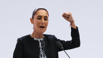Mexican President Claudia Sheinbaum gestures as she delivers her first State of the Union address at National Palace, in Mexico City, Mexico, September 1, 2025. REUTERS/Henry Romero