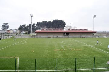 Llamado también Estadio Boca Sur, San Pedro de La Paz, ha sido la casa de Fernández Vial y D. Concepción. El estadio fue reinagurado en 2010 con capacidad para cerca de dos mil espectadores.