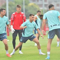 Izeta se inclina por quedarse en el Athletic y esperar su oportunidad