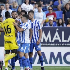 El Málaga no puede con el Oviedo y abre el paraguas de los truenos