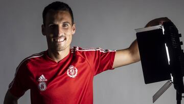 Fede San Emeterio, que el año pasado subió con el Granada a Primera, regresa a Los Cármenes con la camiseta del Valladolid.