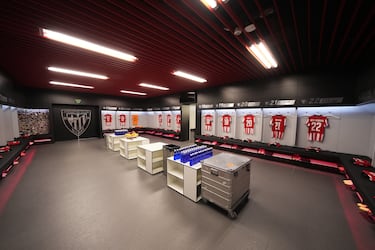 Vista general del vestuario del Athletic Club antes del partido de la Jornada 1 de la Fase de la UEFA Champions League 2025/26 entre el Athletic Club y el Arsenal FC en el Estadio de San Mamés.