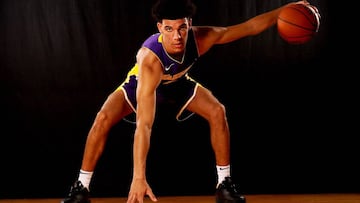 GREENBURGH, NY - AUGUST 11: Lonzo Ball of the Los Angeles Lakers poses for a portrati during the 2017 NBA Rookie Photo Shoot at MSG Training Center on August 11, 2017 in Greenburgh, New York. NOTE TO USER: User expressly acknowledges and agrees that, by downloading and or using this photograph, User is consenting to the terms and conditions of the Getty Images License Agreement.   Elsa/Getty Images/AFP
 == FOR NEWSPAPERS, INTERNET, TELCOS &amp; TELEVISION USE ONLY ==