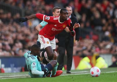 Rooney says it's time for Pogba to move on from Manchester United