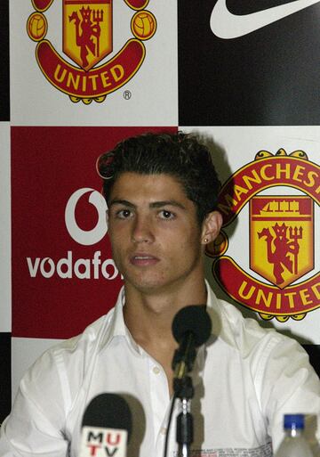 Rueda de prensa del delantero portugués cuando fichó por el Manchester United.
