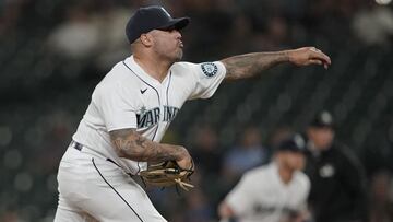 El pitcher de los Mariners se convirti&oacute; en el primer pelotero penalizado por las medidas de MLB en contra del uso de materiales pegajosos.