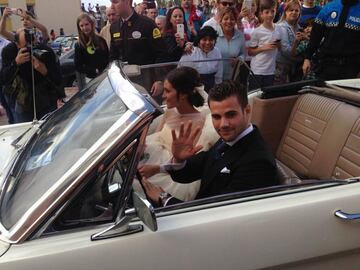 A la boda de Nacho y María acudieron Arbeloa, Morata e Isco, como jugadores de la primera plantilla del Real Madrid. Los novios abandonaron la Iglesia en un coche de época que conducía el propio Nacho.