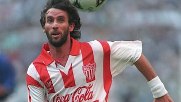Segundo máximo goleador de los Rayos de Necaxa con 101 goles en liga, sólo por debajo de Ricardo Peláez. Basay dejó un gran legado siendo uno de los emblemas de los hidrocálidos. Fue campeón de goleo en la temporada 92-93 al marcar 27 tantos.