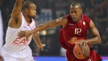 Mallet, con la camiseta del Spirou, en una acción durante un encuentro de la Euroliga 2011-2012.