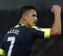 Alexis celebra con un gol su partido 100 en Premier League