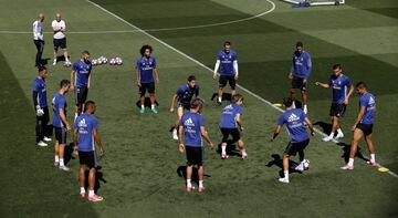 Último entrenamiento del Real Madrid antes de viajar a Málaga